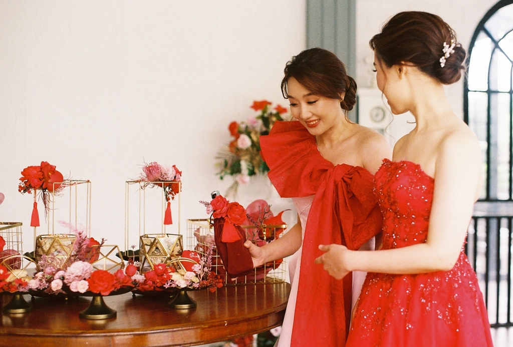 modern chinese wedding lgbtqia weddings thailand
