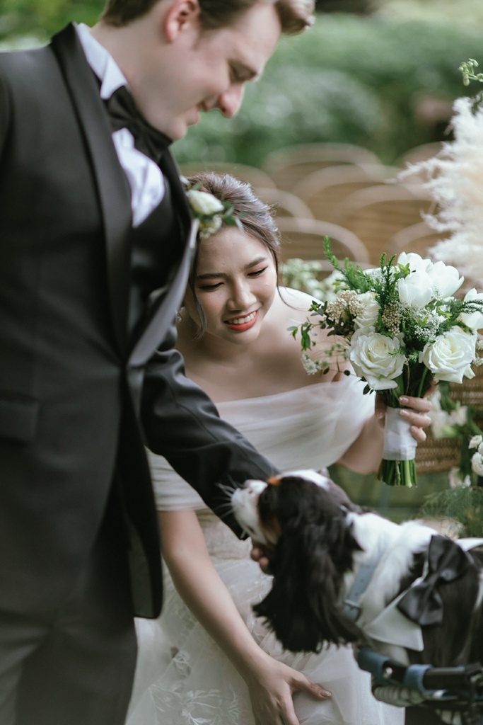 งานแต่งงานในสวน outdoor wedding bangkok งานแต่งงานที่ the botanical house bangkok เวดดิ้งแพลนเนอร์ จัดงานแต่งงาน กรุงเทพ wedding with pets dogs cats furbaby งานแต่งงาน สัตว์เลี้ยง