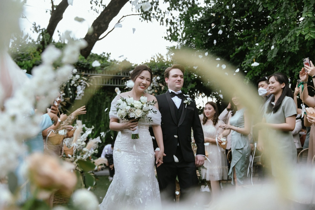 งานแต่งงานในสวน outdoor wedding bangkok the botanical house เวดดิ้งแพลนเนอร์ จัดงานแต่งงาน กรุงเทพ wedding with pets dogs cats furbaby งานแต่งงาน สัตว์เลี้ยง